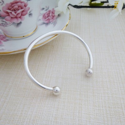 Solid 925 sterling silver traditional torque bangle