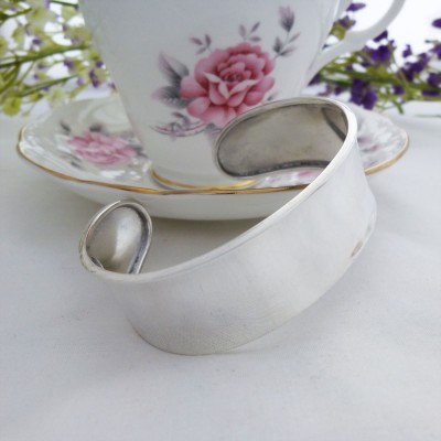 Chunky torque cuff bracelet bangle in 925 sterling silver with a higly polished finish Chunky torque cuff bracelet bangle in 925 sterling silver with a higly polished finish