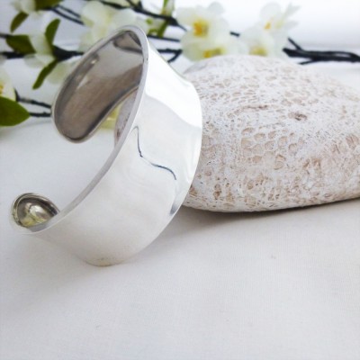 Chunky torque cuff bracelet bangle in 925 sterling silver with a higly polished finish Chunky torque cuff bracelet bangle in 925 sterling silver with a higly polished finish