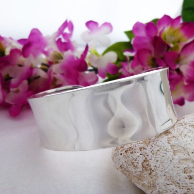 Chunky torque cuff bracelet bangle in 925 sterling silver with a higly polished finish Chunky torque cuff bracelet bangle in 925 sterling silver with a higly polished finish