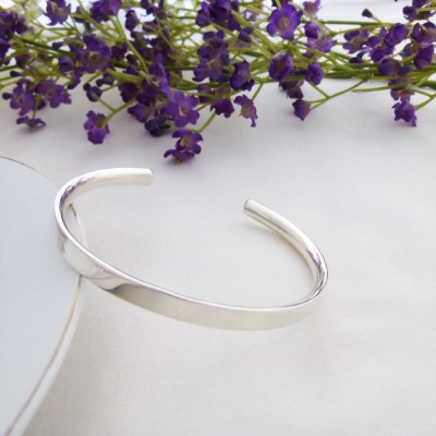 Alexa small size solid torque bangle for women with a flat exterior duitable for ladies and maidens with small size wrists Alexa small size solid torque bangle for women with a flat exterior duitable for ladies and maidens with small size wrists
