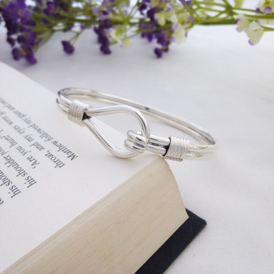 Alice heavy loop silver bangle