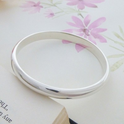 Arianna solid weighty silver bangle