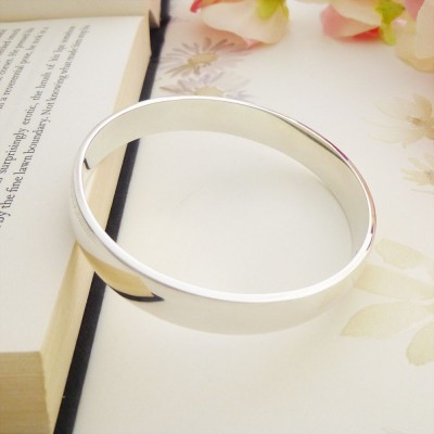 Ava heavy weight silver bangle