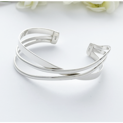 Bruna Narrow Wavy Cuff Bangle