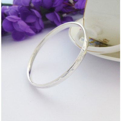 Edie hand hammered bangle in 925 sterling silver, small sized and engravable