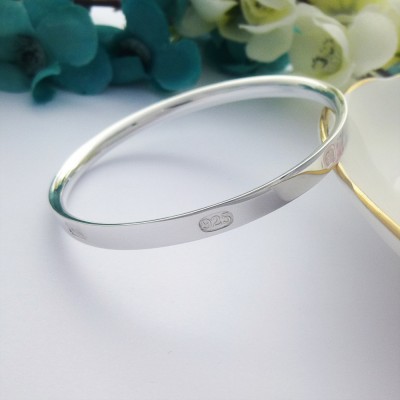 Harlow solid silver hallmarked bangle