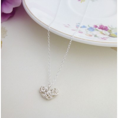 Holly Mesh Heart Silver Necklace