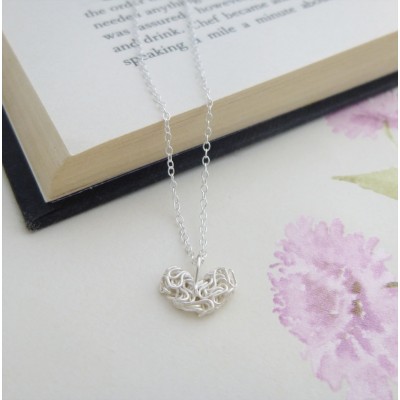 Holly Mesh Heart Silver Necklace