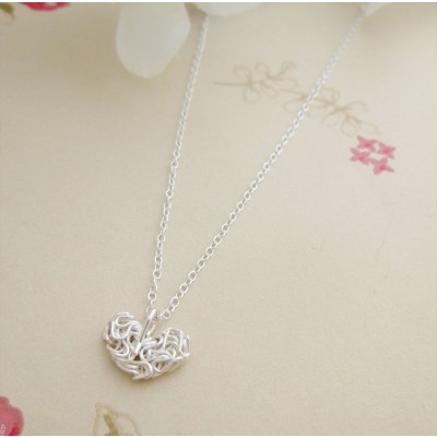 Holly Mesh Heart Silver Necklace