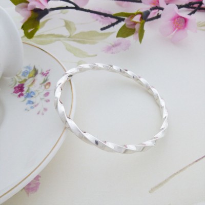 Imogen large size twisted womens 925 uk made sterling silver bangle Imogen large size twisted womens 925 uk made sterling silver bangle