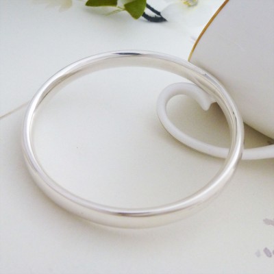 Mya chunky solid silver bangle