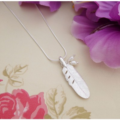 Sabine Feather Necklace Sabine Feather Necklace