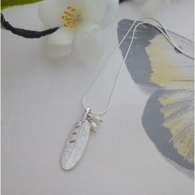 Sabine Feather Necklace Sabine Feather Necklace