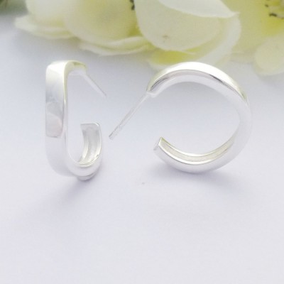 Sterling Silver Wavy Hoop Sterling Silver Wavy Hoop