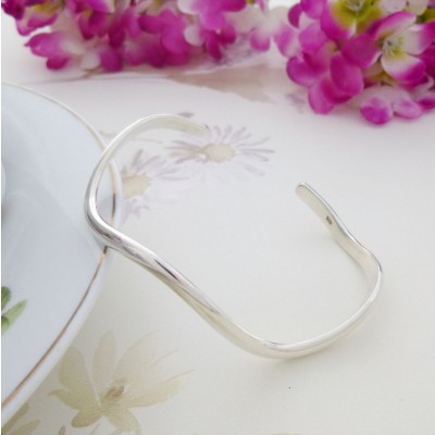 Silver wavy torque Silver wavy torque