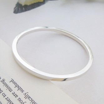 Antonia square section silver bangle