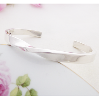 Kendra twist sterling silver bangle 